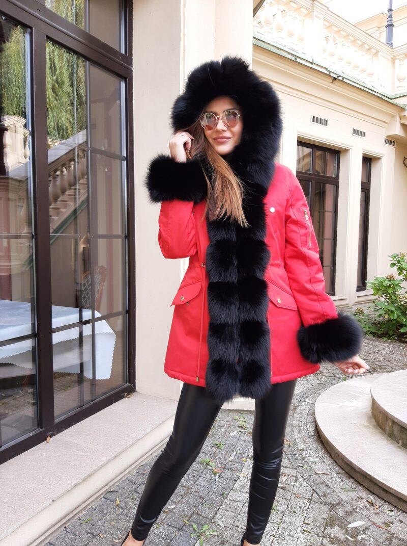 Kurtka parka z futrem z lisa - plastron z czarnego lisa na przodzie