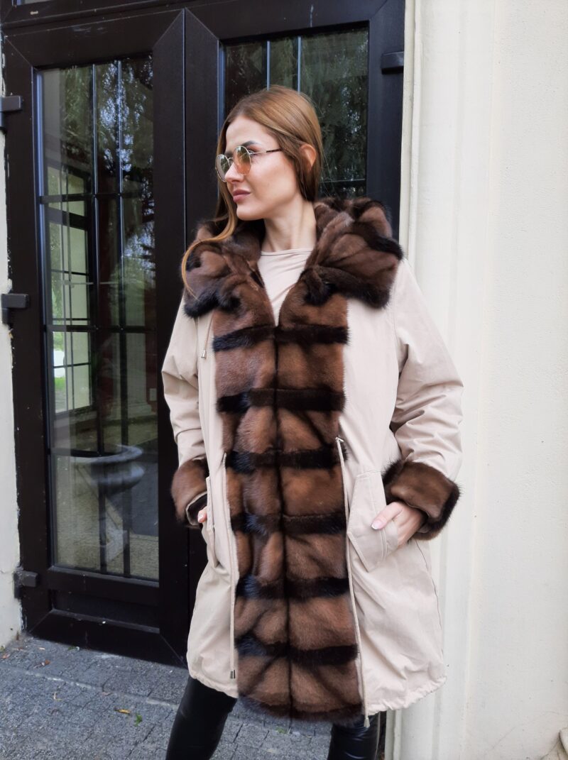 Kurtka parka z futrem norki rozmiar XL - przód z kapturem