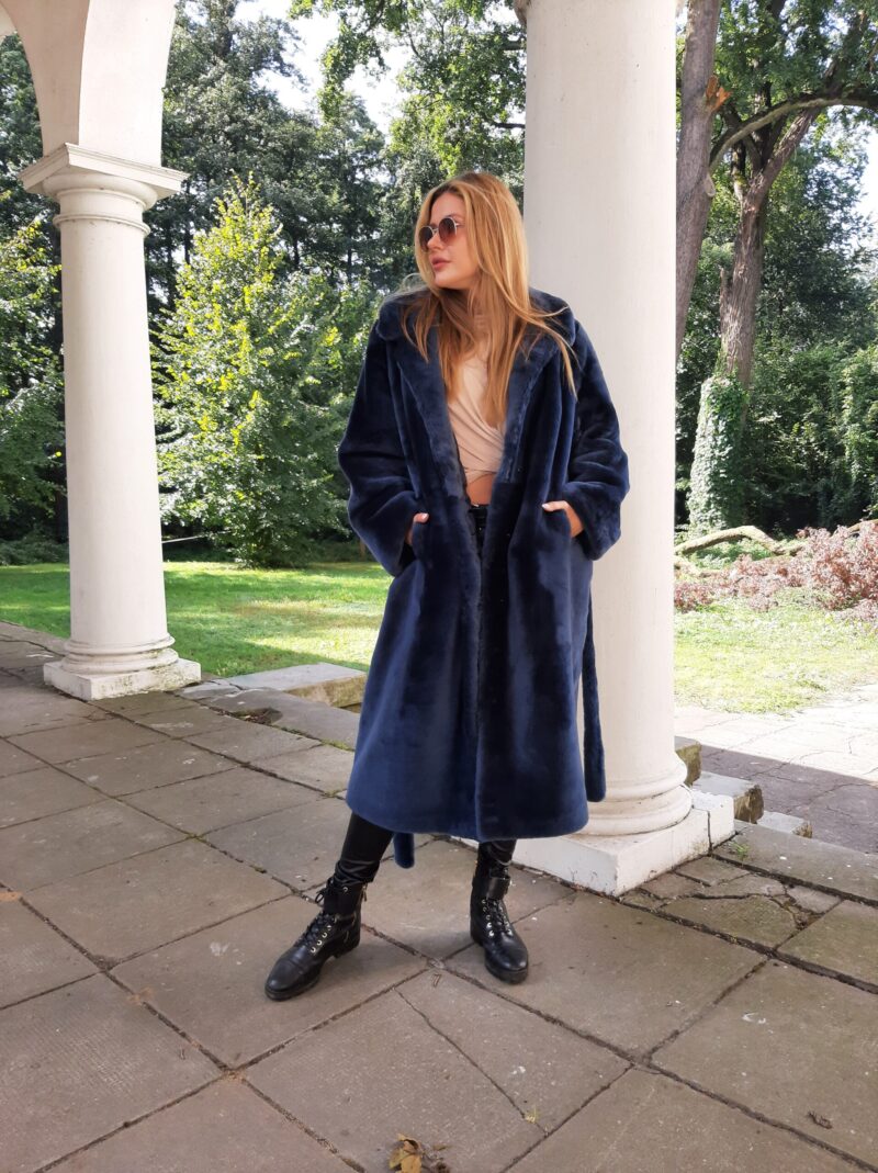 20240916 123043 Futro ze skór jagnięcych rozpięte - szeroki kołnierz Navy Blue