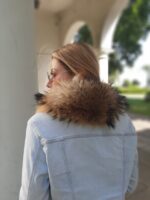 Obszycie z jenota - widok od tyłu na kurtce jeansowej