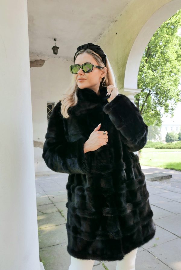Elegancka kurtka z norek w kolorze czarnym ze stójką rozmiar L