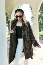 001 Luksusowe Brązowe Futro z Norek z Kołnierzem i Paskiem-Ponadczasowa Elegancja rozmiar L