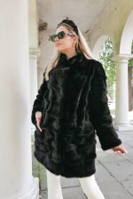 002 Elegancka kurtka z norek w kolorze czarnym ze stójką rozmiar L