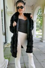 005 Elegancka kurtka z norek w kolorze czarnym ze stójką rozmiar L