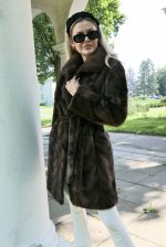 007 Luksusowe Brązowe Futro z Norek z Kołnierzem i Paskiem-Ponadczasowa Elegancja rozmiar L