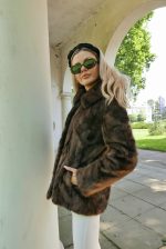 Ekskluzywna Kurtka z Norek z Kapturem-Czekoladowy Brąz rozmiar M