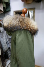 Kurtka Parka Khaki z Puszystym Obszyciem Kaptura z Jenota rozmiar L/XL